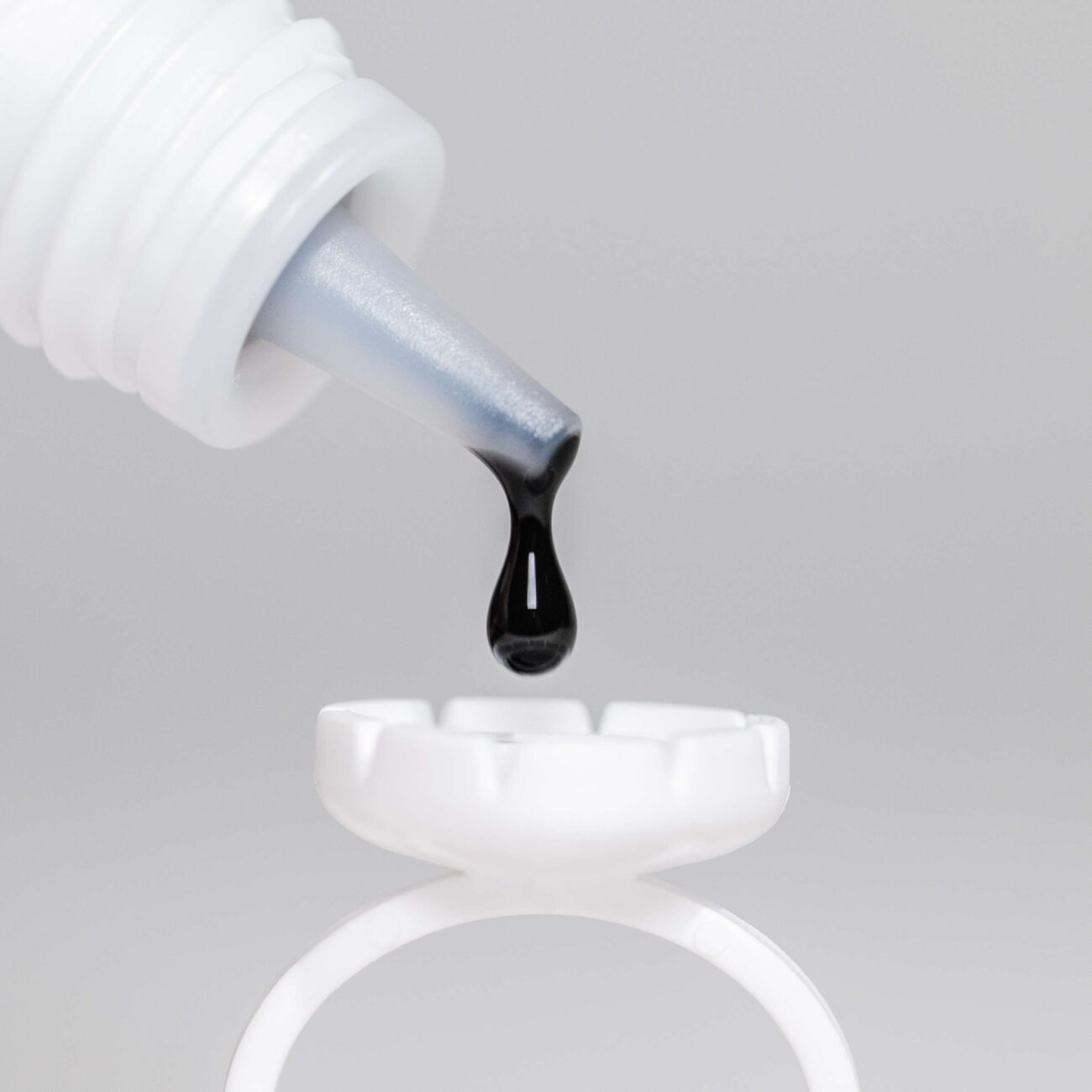 5 Sec Safe Dry Eyelash Glue - Image 4